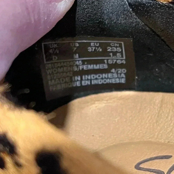 Clarks Unstructured Leopard Flats – Size 7 - Picture 5 of 11